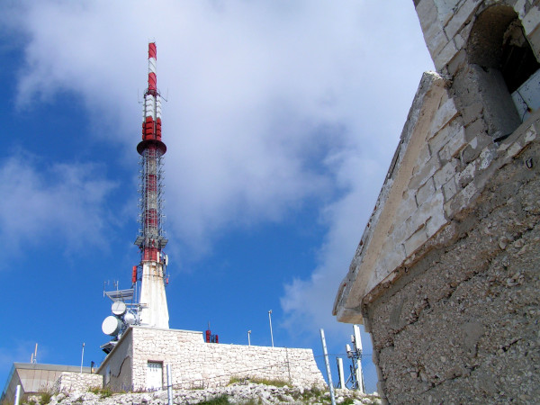 Vysielač na vrchole hory Sv. Jure.