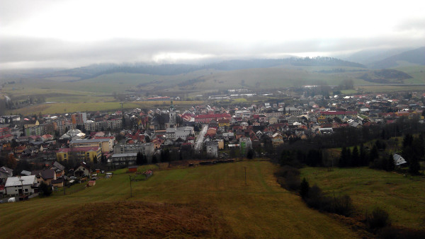 Výhľad na mesto Trstená z kopca neviem akého, toho kde je vysielač :-).
